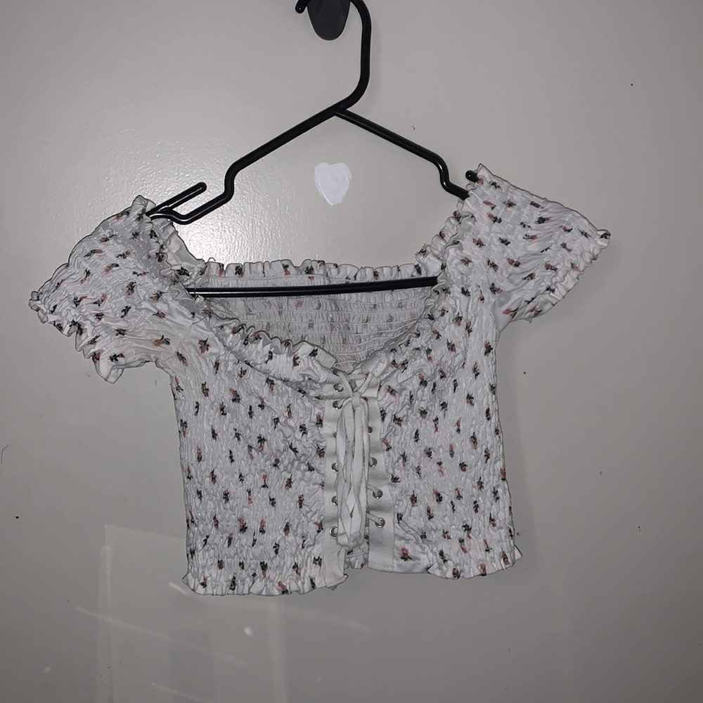 Floral front tie up crop top